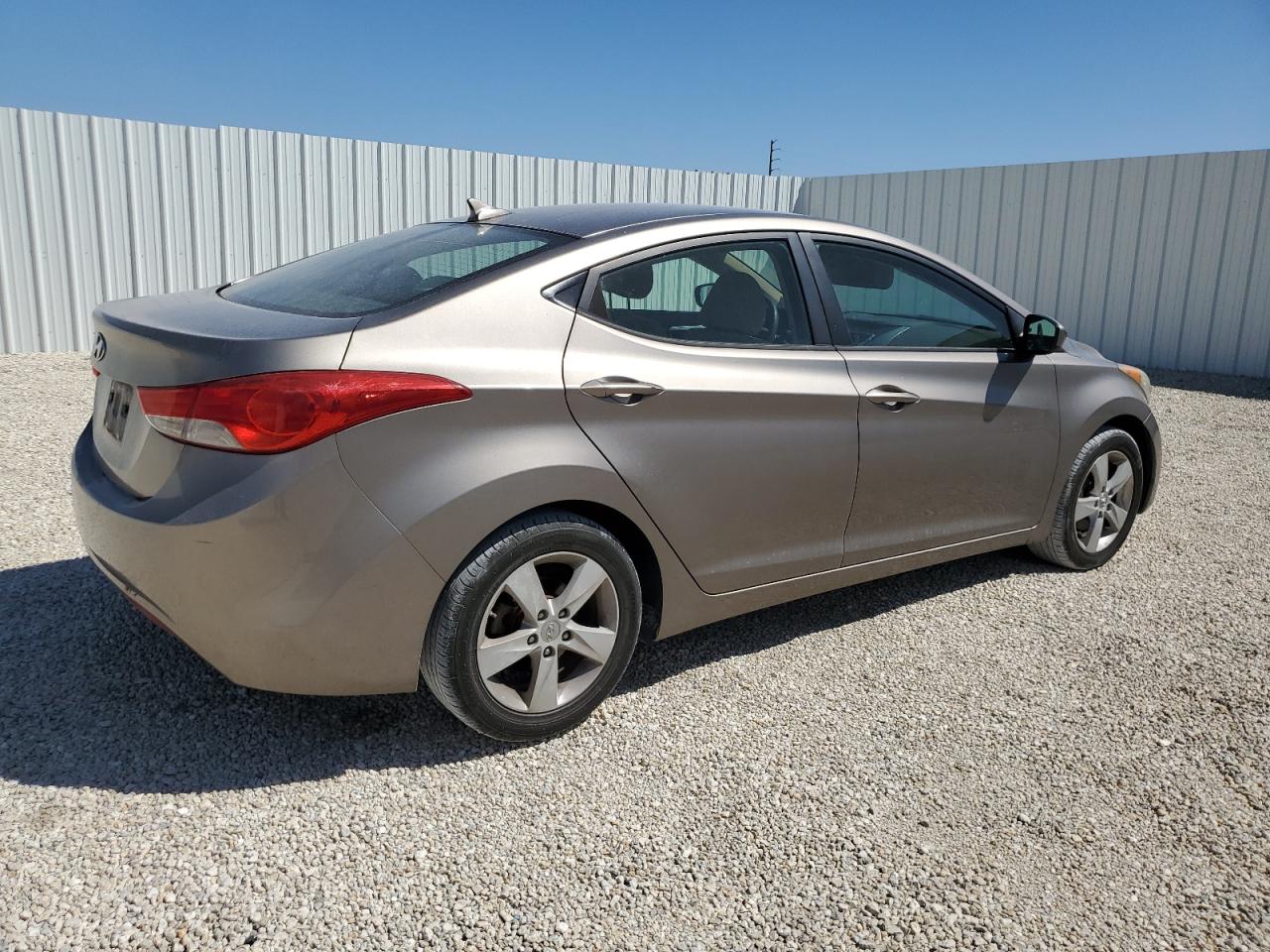 2012 Hyundai Elantra - Image 3