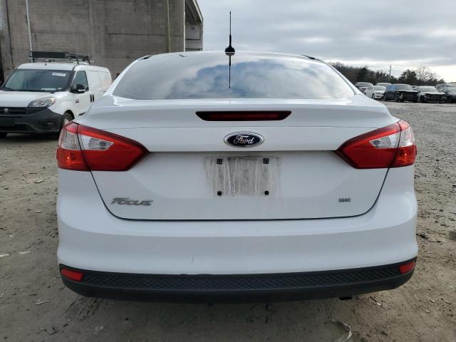 Sedans FORD FOCUS 2014 Biały