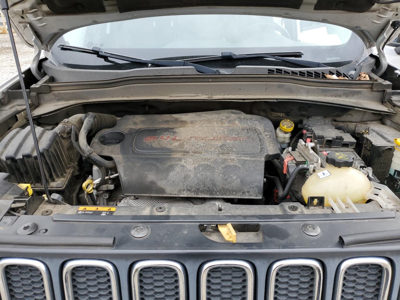 2015 Jeep Renegade - Image 13