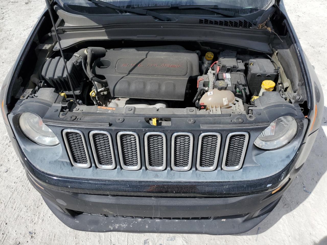 2016 Jeep Renegade - Image 13