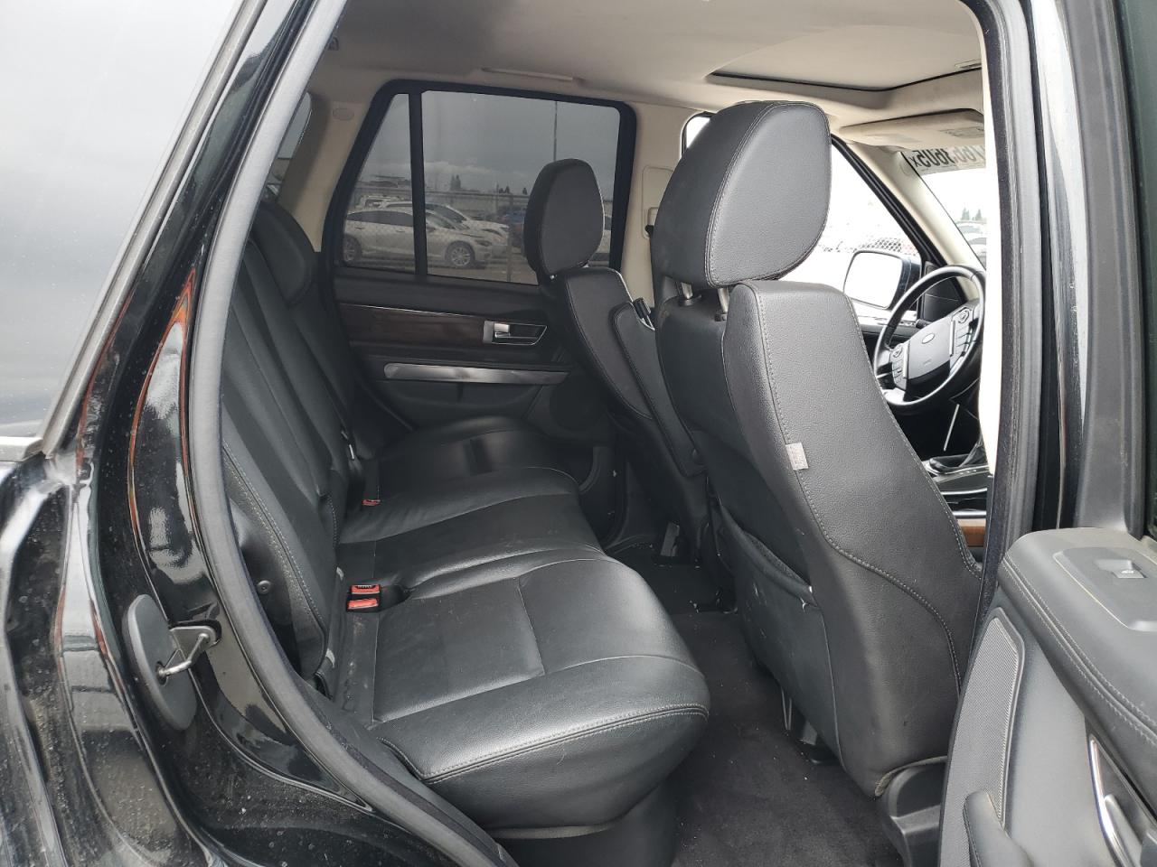 2011 Land Rover Range Rover - Image 11