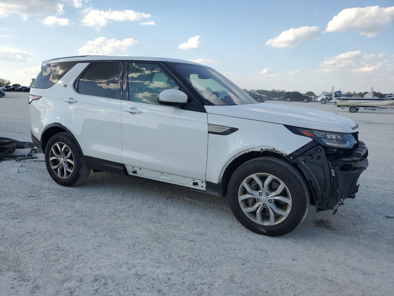 2019 Land Rover Discovery - Image 4