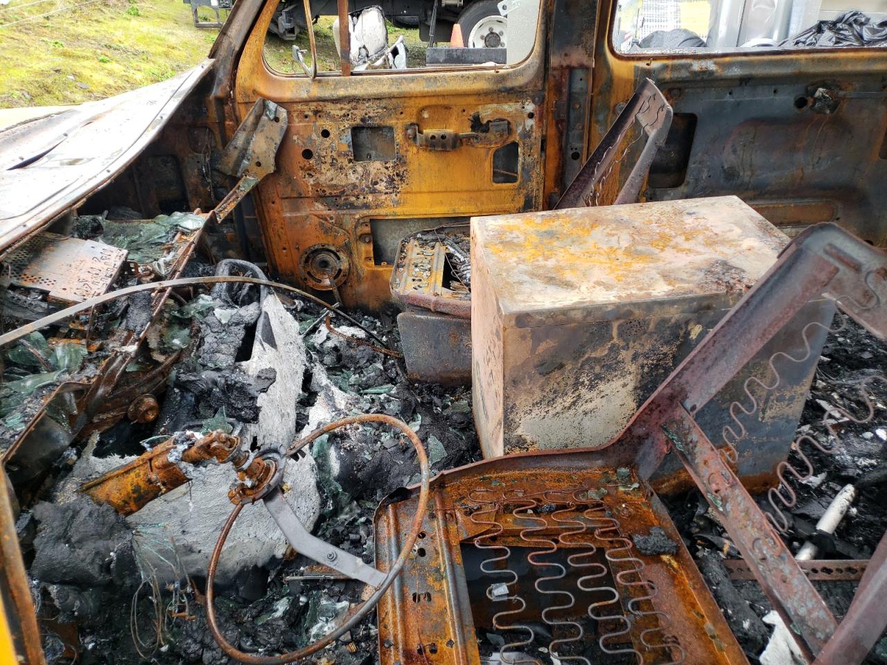 1987 Ford Econoline E350 Super Duty VIN: 1FBJS31L5HHA69809 Lot: 48744525