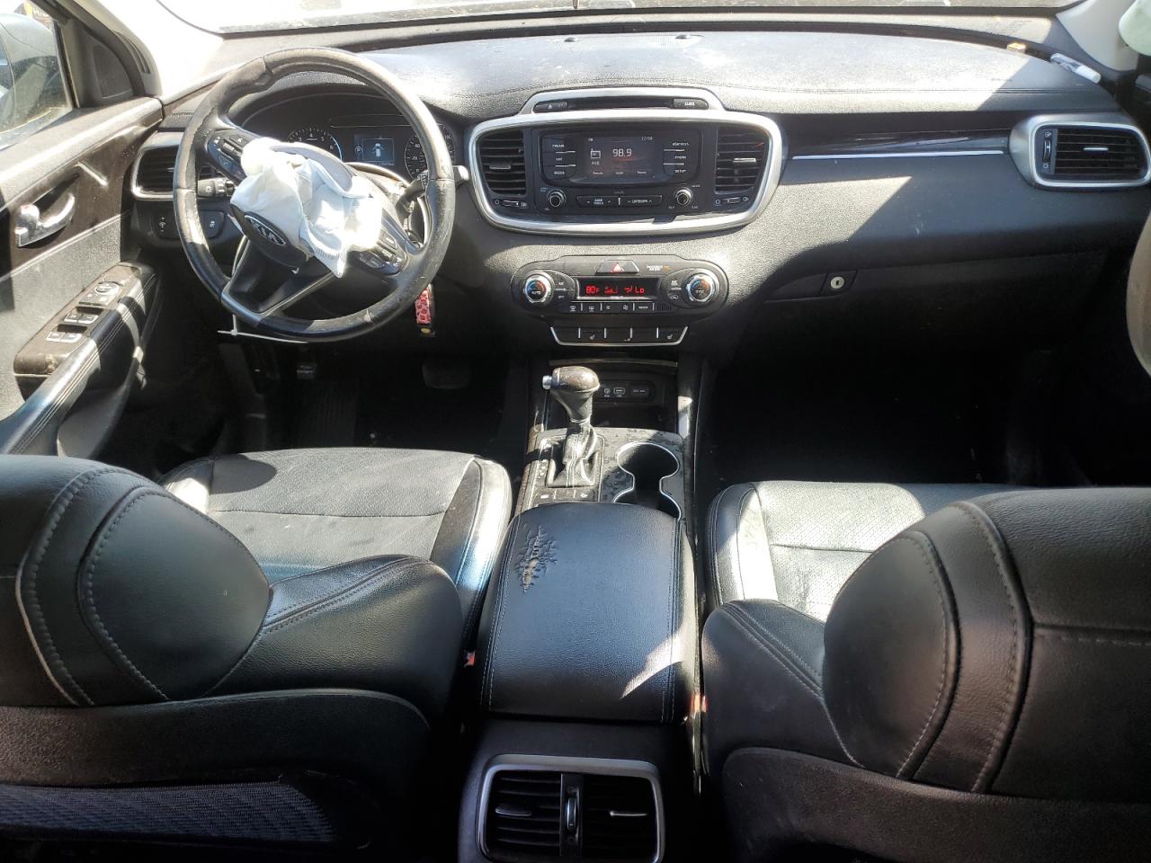2016 Kia Sorento - Image 8