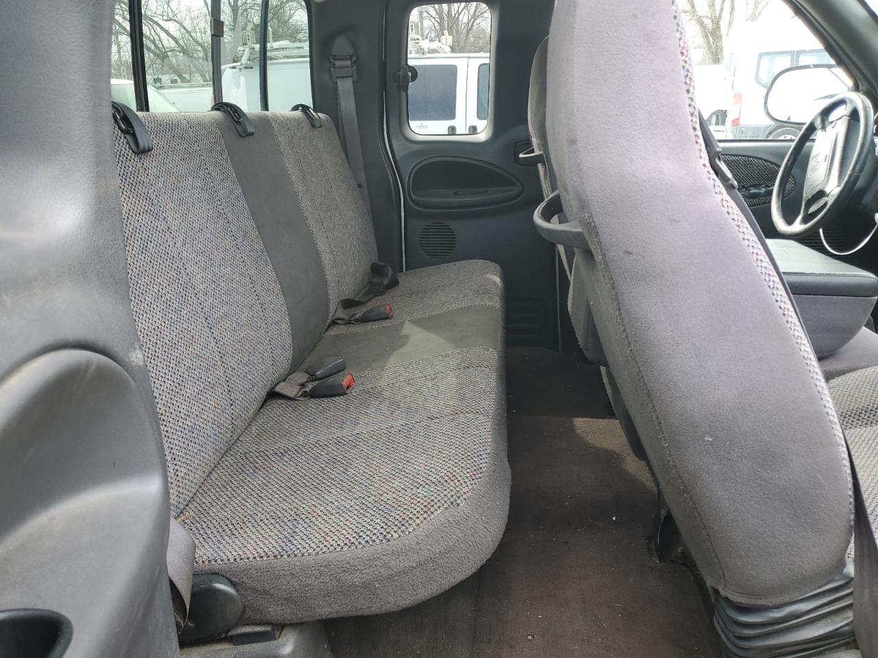 2002 Dodge RAM - Image 10