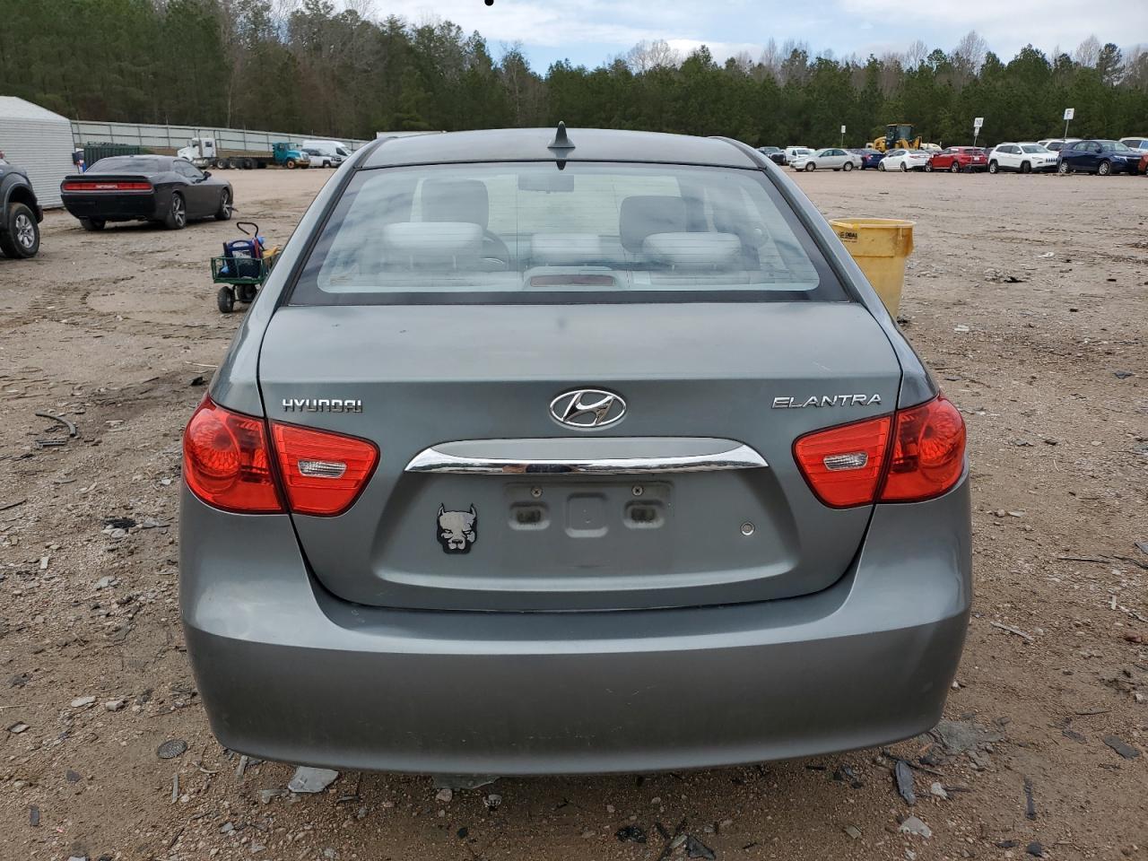 2010 Hyundai Accent - Image 6