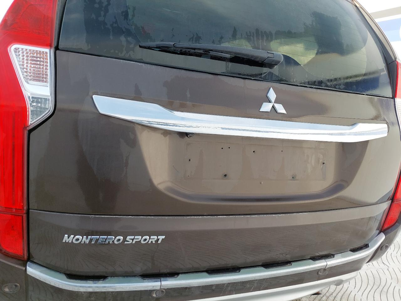 MMEMC21X1HH018324 - 2017 Mitsubishi Montero - #47900685