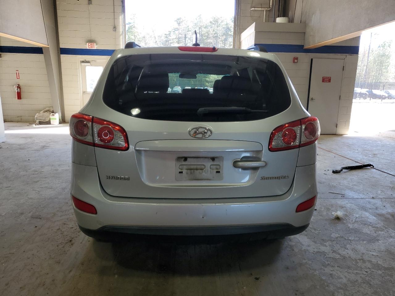 2011 Hyundai Santa Fe - Image 6