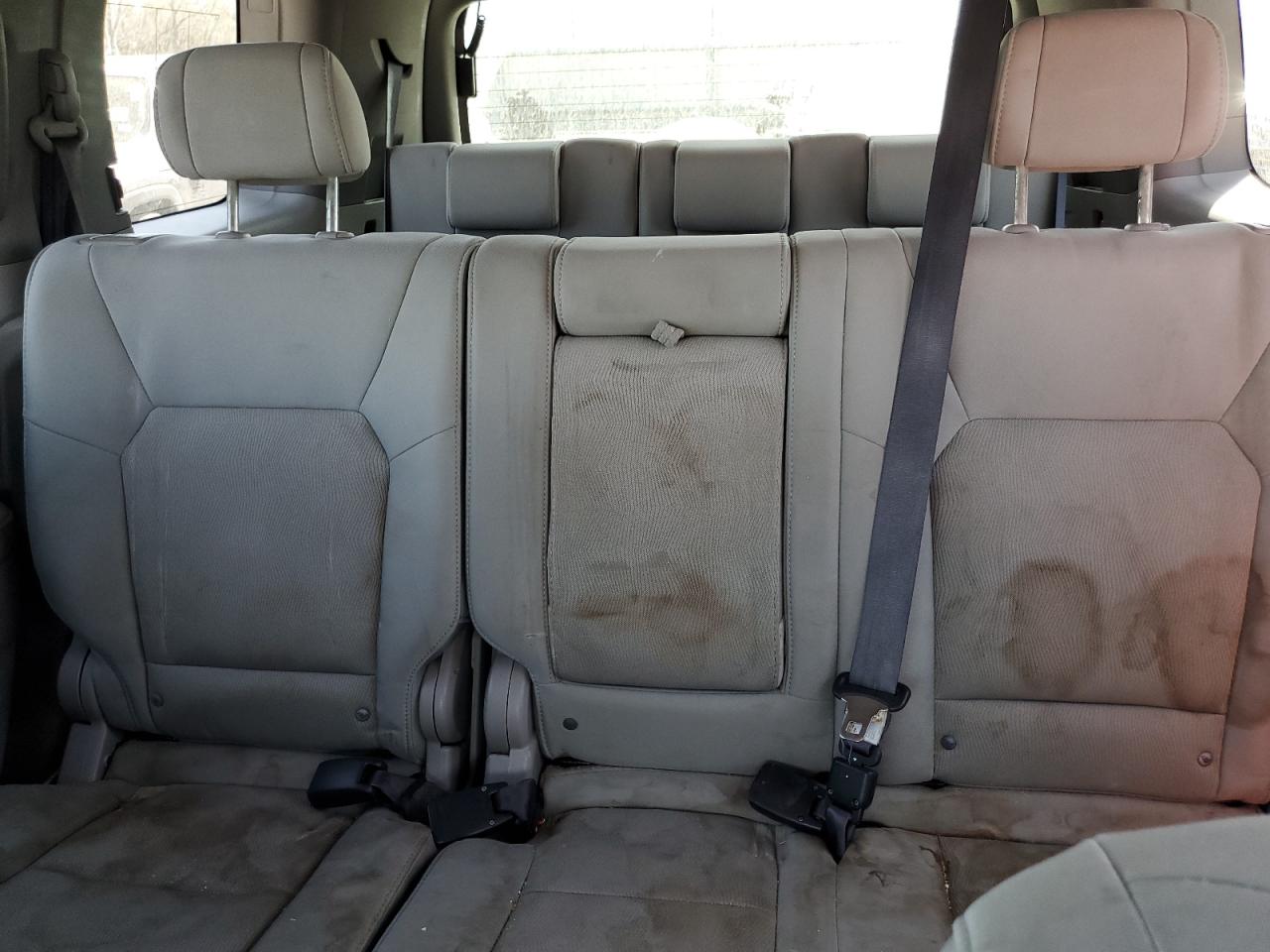 2009 Honda Pilot Lx VIN: 5FNYF382X9B013538 Lot: 49218915