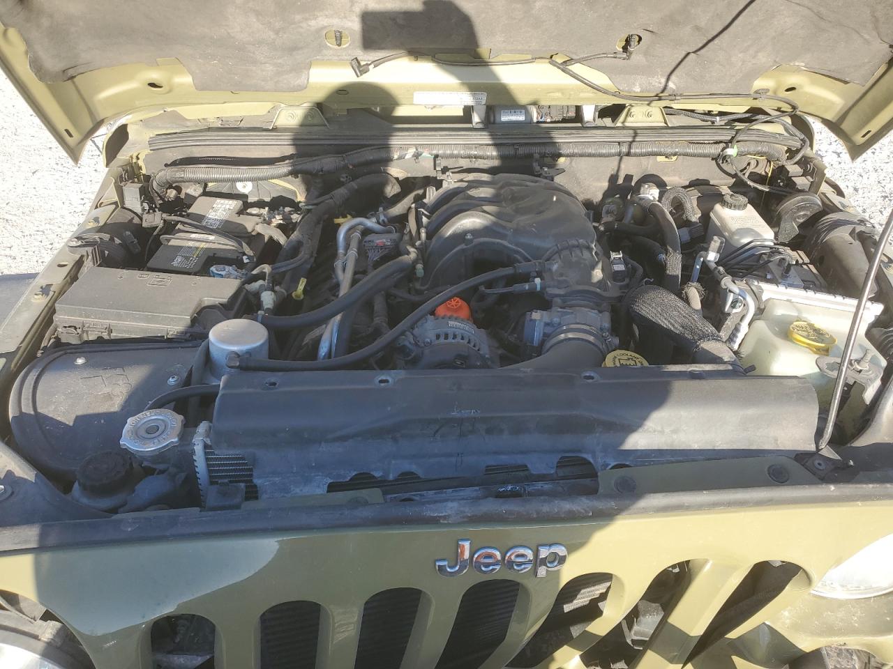 2013 Jeep Wrangler - Image 12
