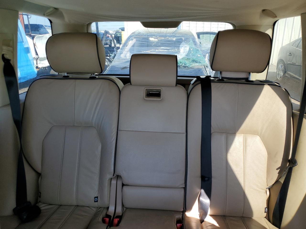 2009 Land Rover Range Rover - Image 10