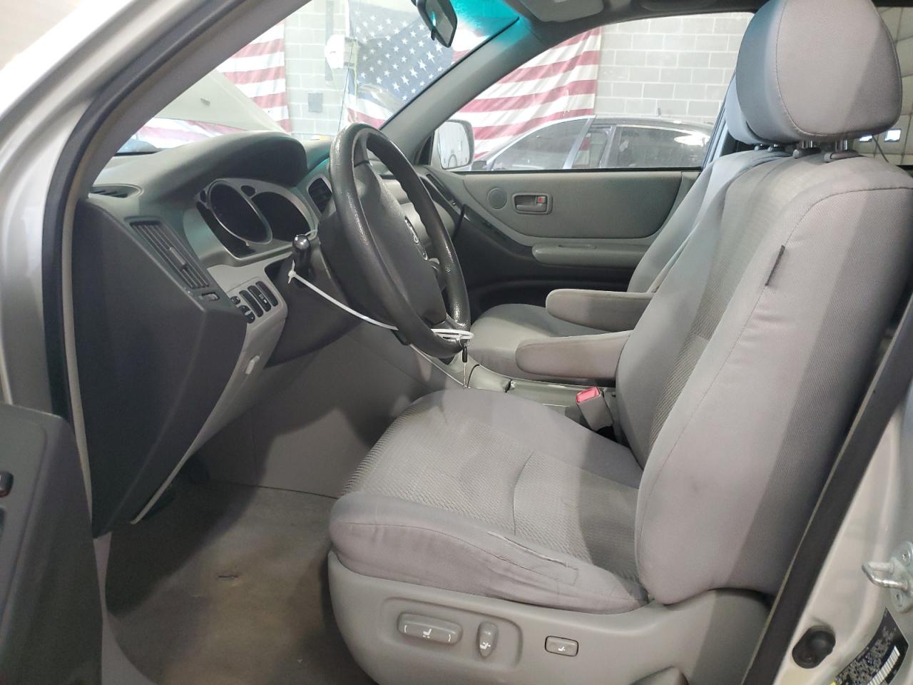 2005 Toyota Highlander - Image 7