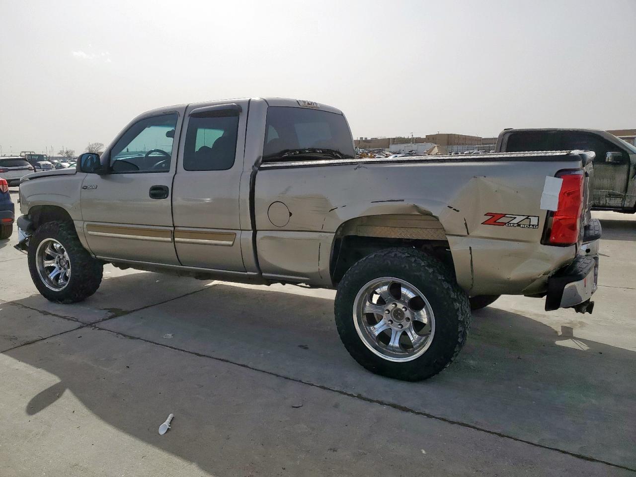 2003 Chevrolet Silverado - Image 2