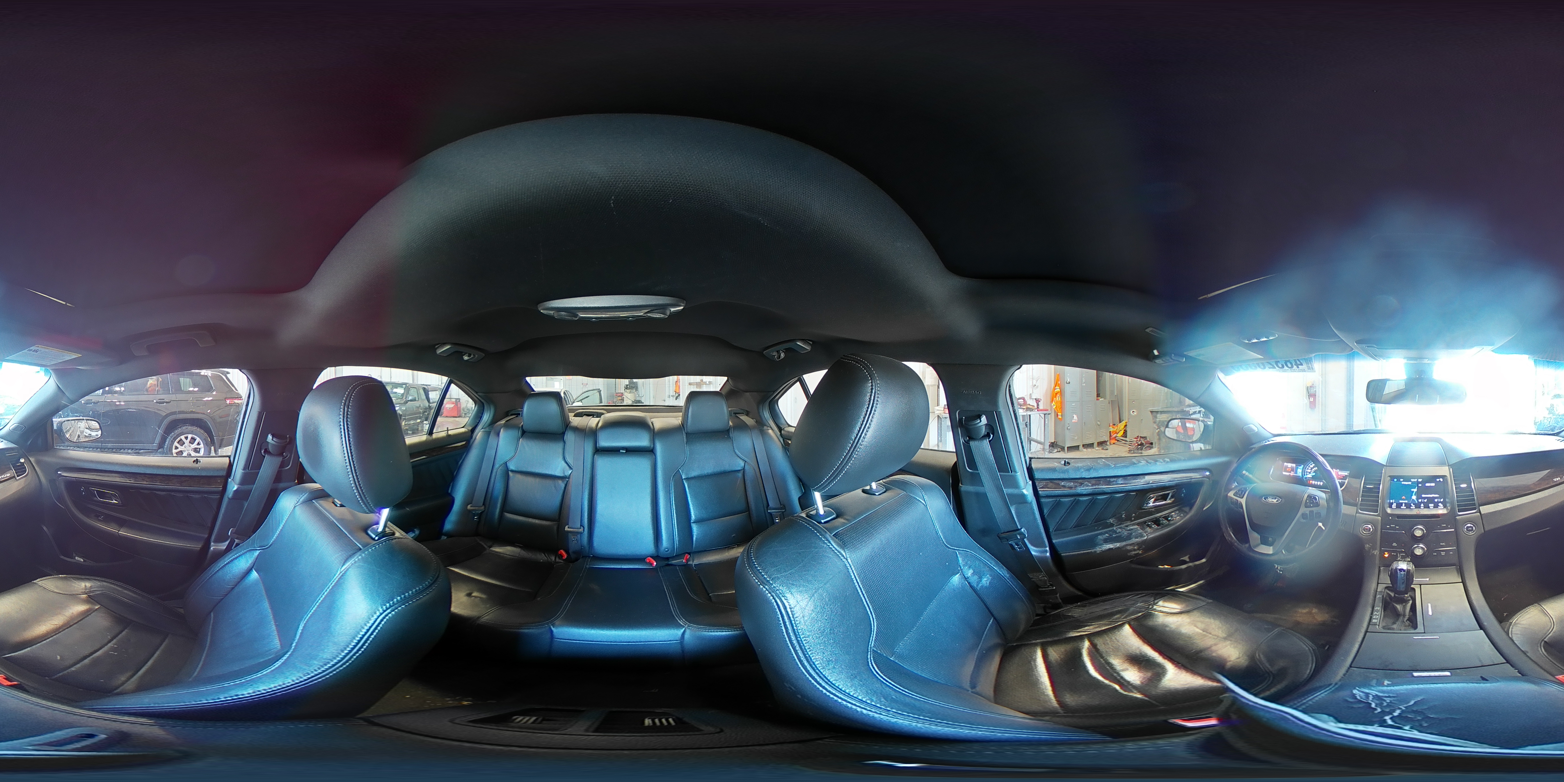 2016 Ford Taurus - Image 14