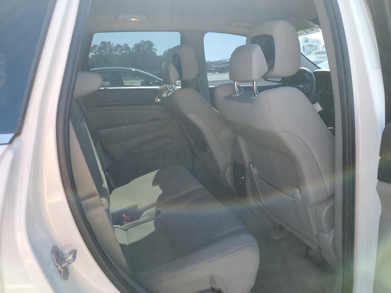 2012 Jeep Grand Cherokee - Image 11