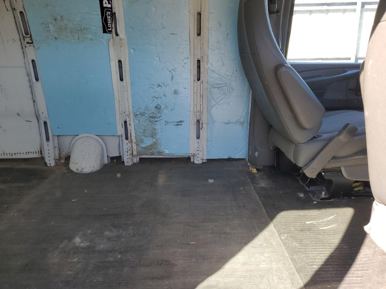2012 Chevrolet Express - Image 11