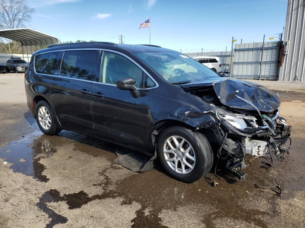 2020 Chrysler Voyager - Image 4