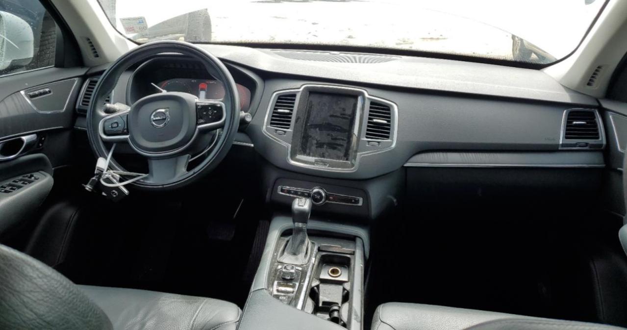 2020 Volvo XC90 - Image 8