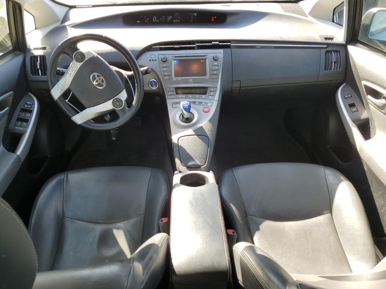 2015 Toyota Prius - Image 8