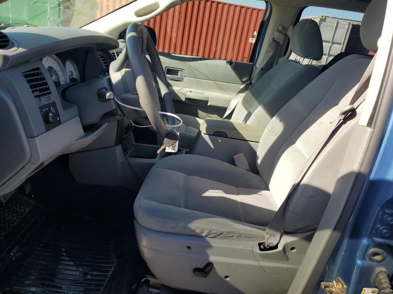 2005 Dodge Durango - Image 7