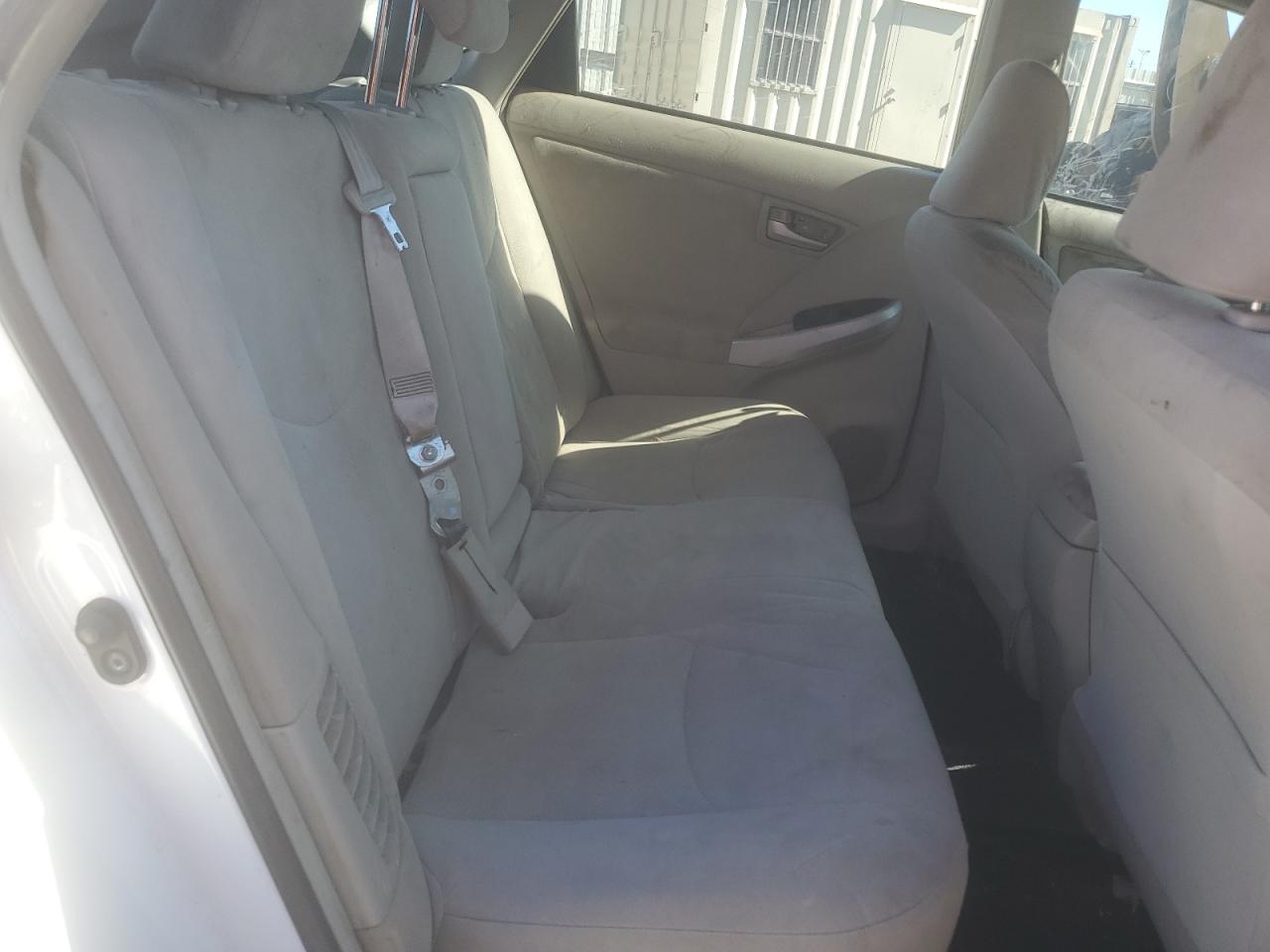 2015 Toyota Prius - Image 10