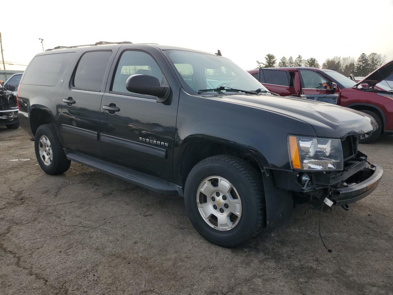 2013 Chevrolet Suburban - Image 4