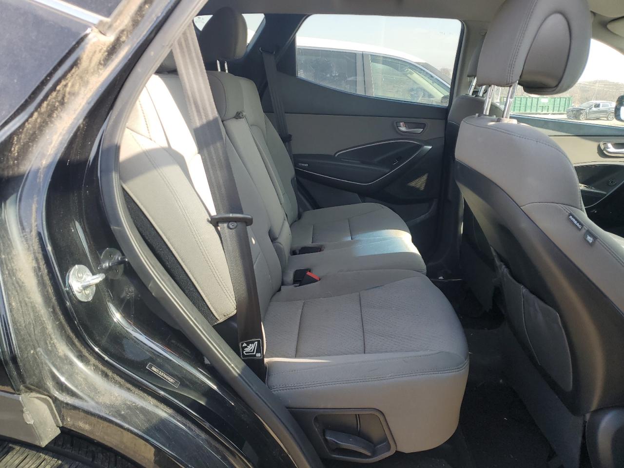 2017 Hyundai Santa Fe - Image 10