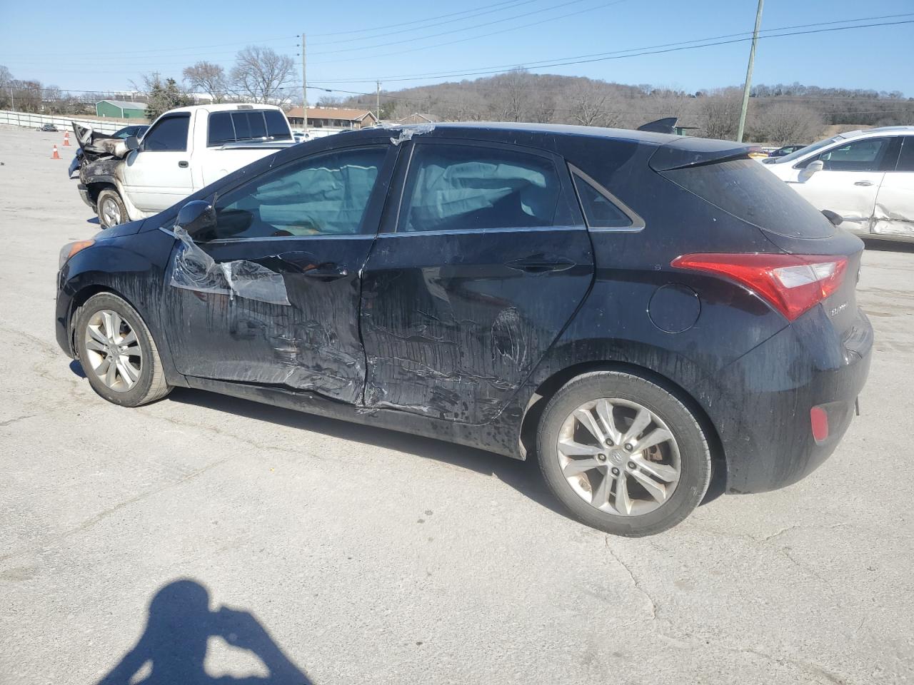 2013 Hyundai Elantra - Image 2