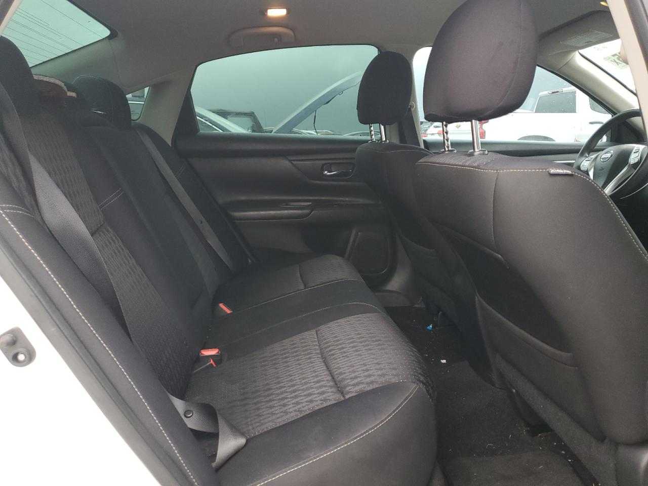 2016 Nissan Altima - Image 10