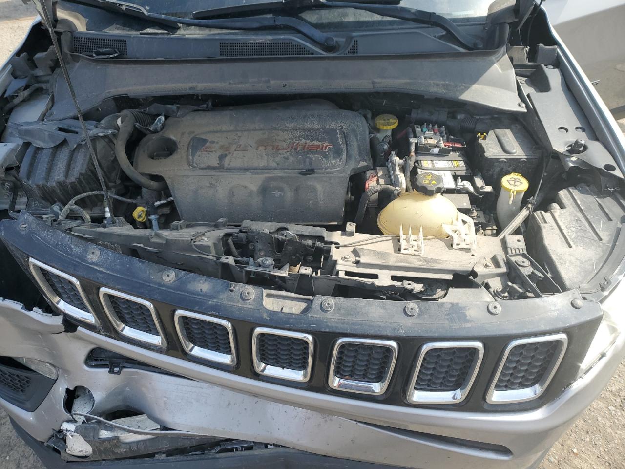 2019 Jeep Compass - Image 12