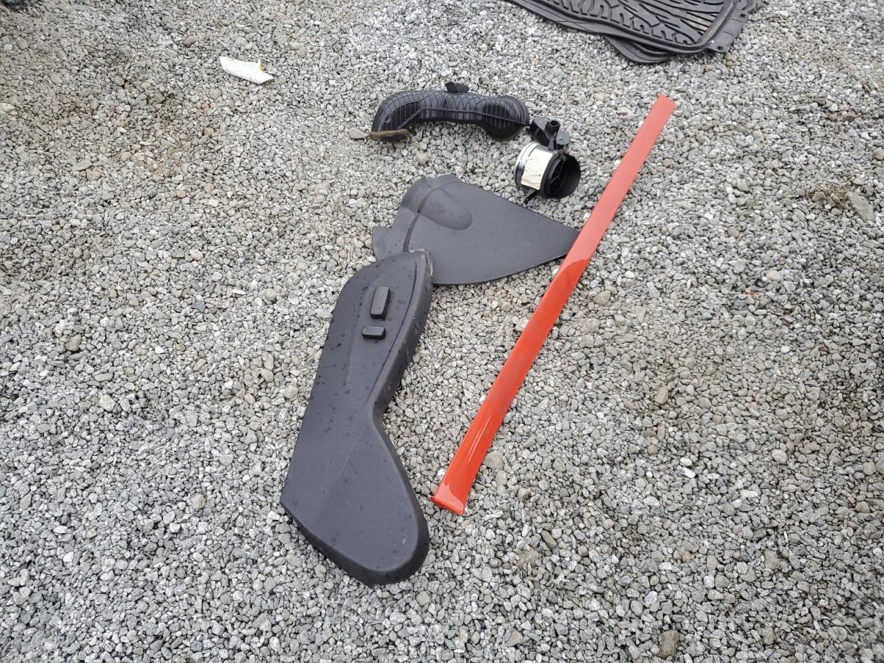 2010 Chevrolet Camaro - Image 14