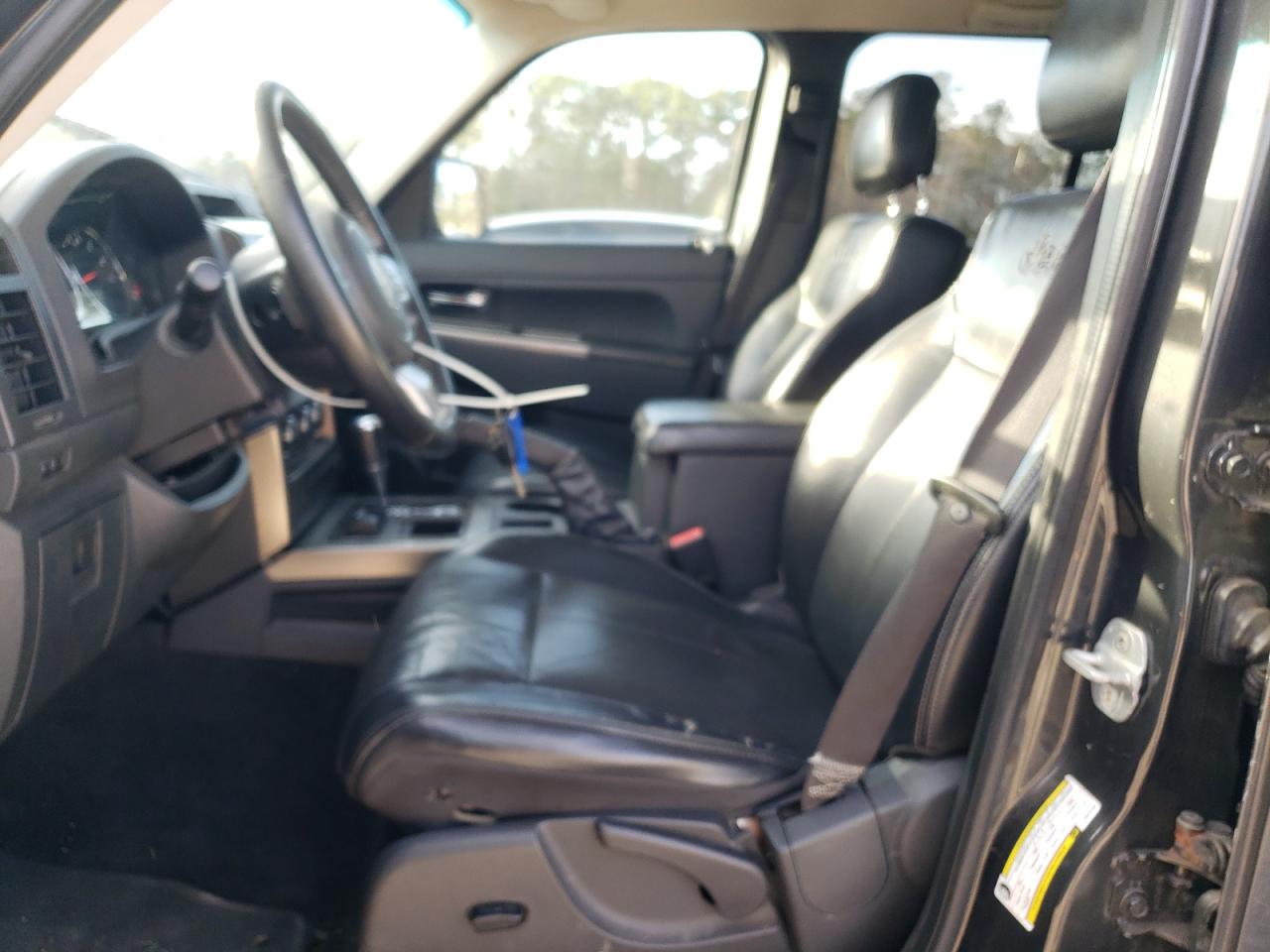 2011 Jeep Liberty (North America) - Image 7
