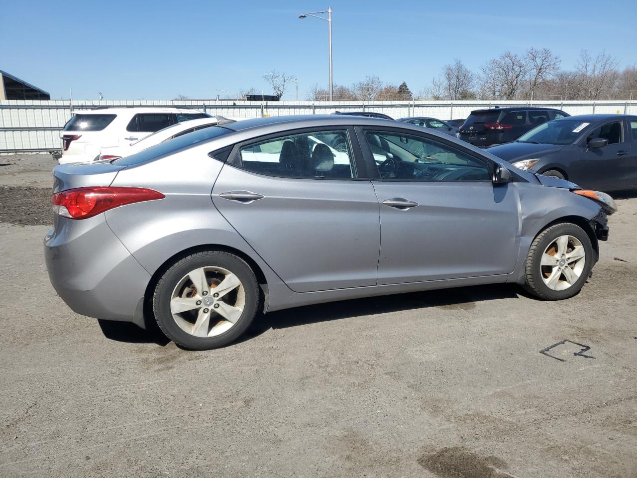 2013 Hyundai Elantra - Image 3