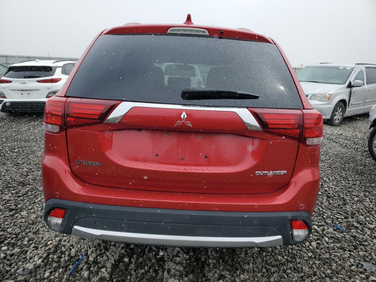 2018 Mitsubishi Outlander - Image 6