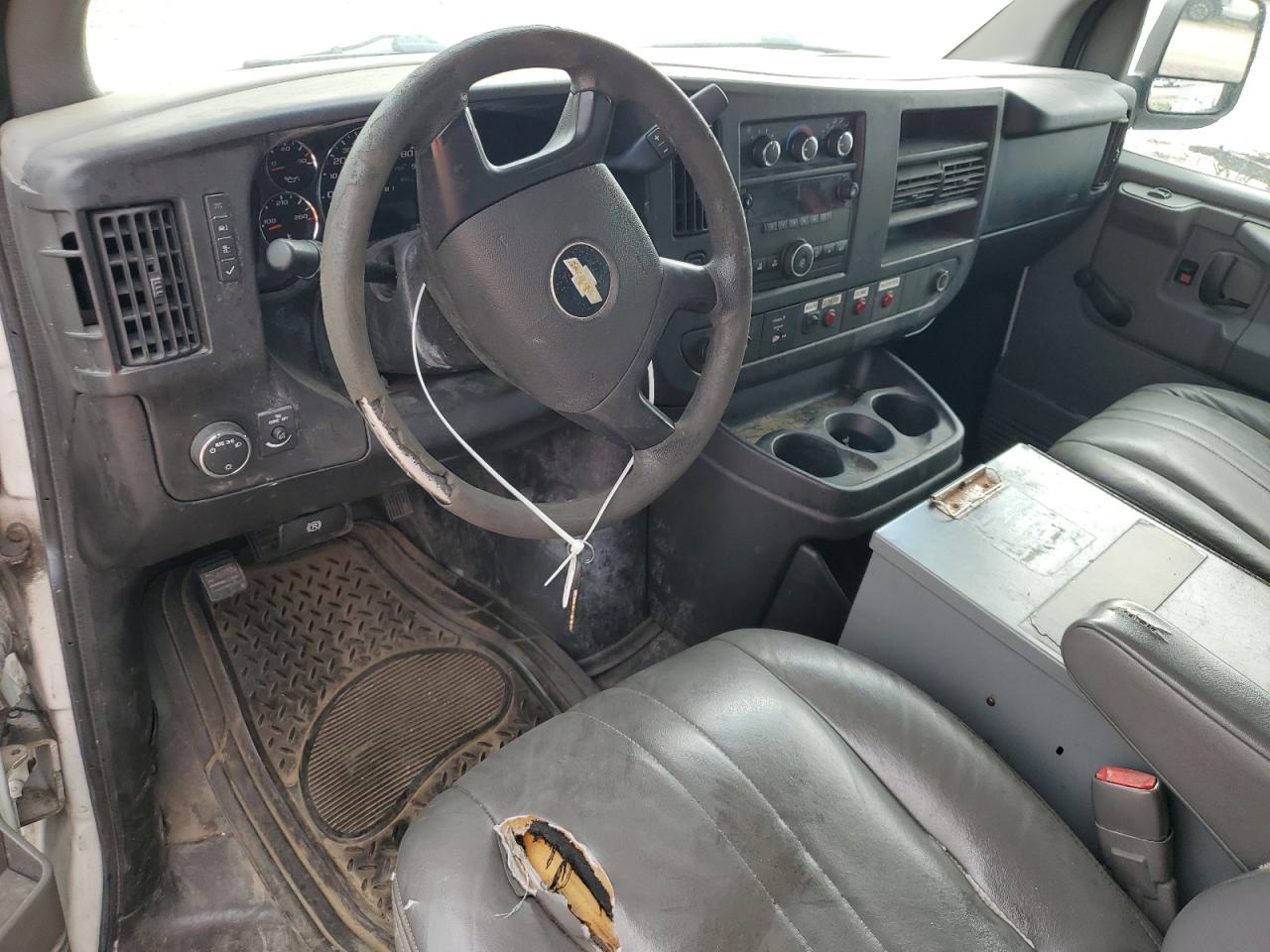 2013 Chevrolet Express - Image 8
