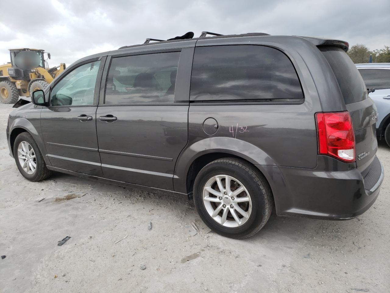 2016 Dodge Caravan - Image 2