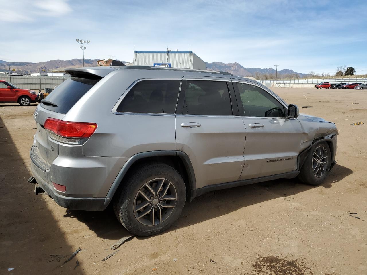 2018 Jeep Grand Cherokee - Image 3
