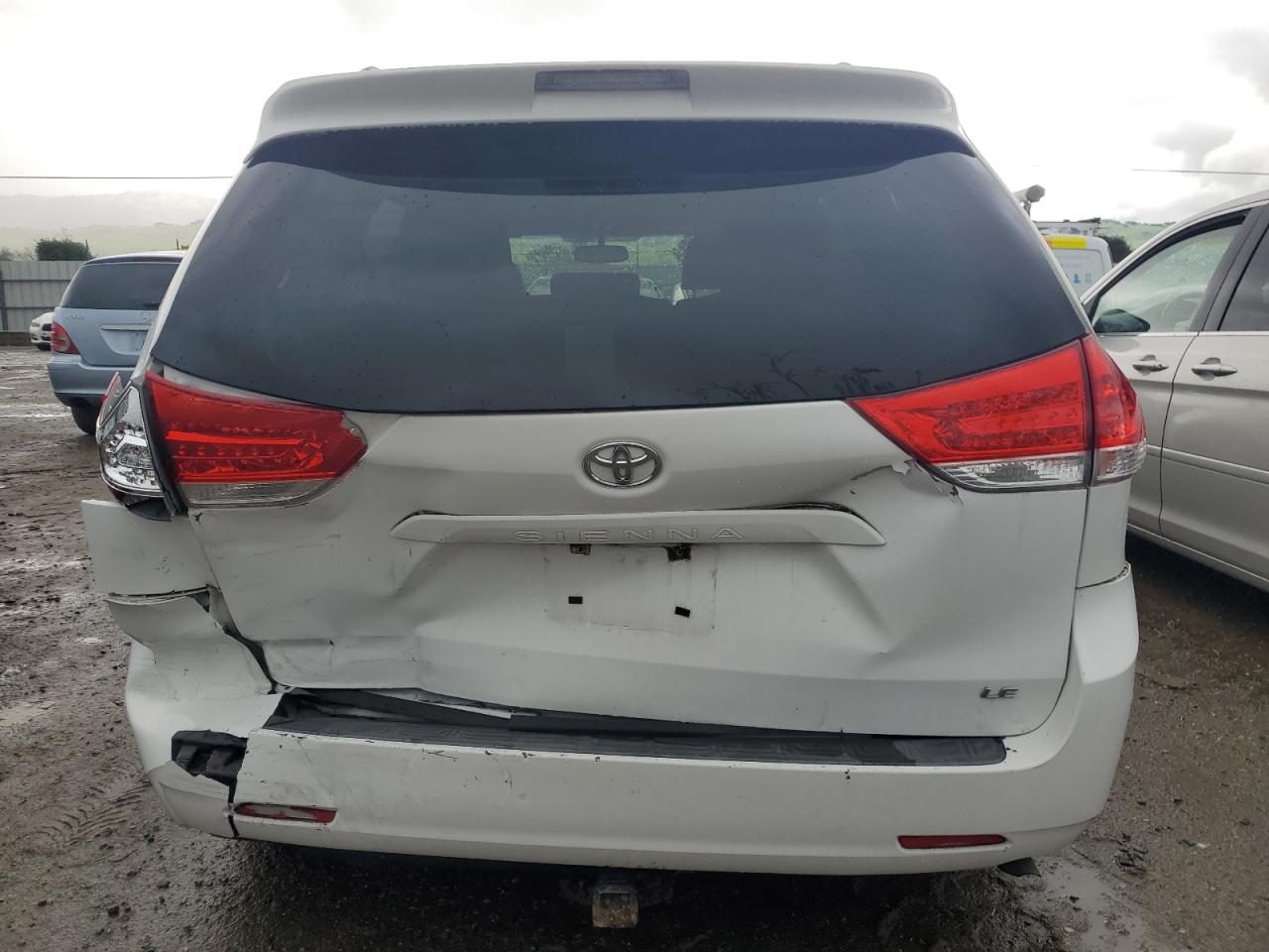 2011 Toyota Sienna - Image 6