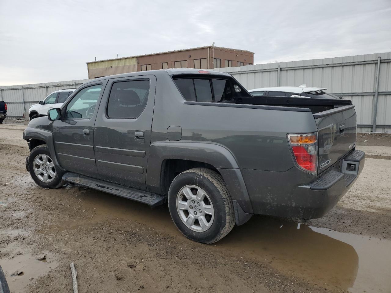 2007 Honda Ridgeline - Image 2