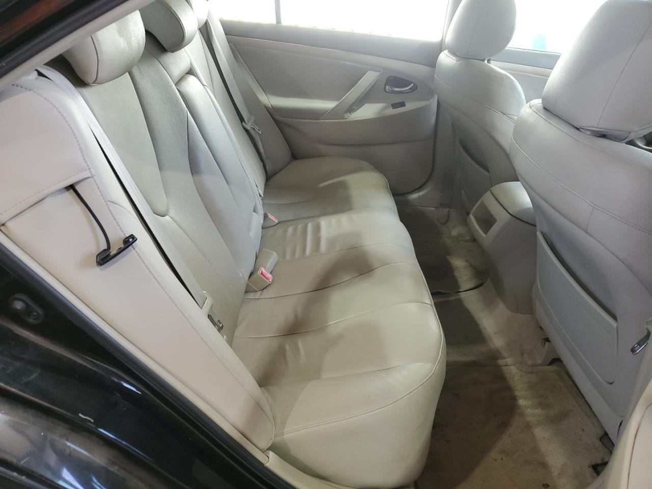 2009 Toyota Camry - Image 10