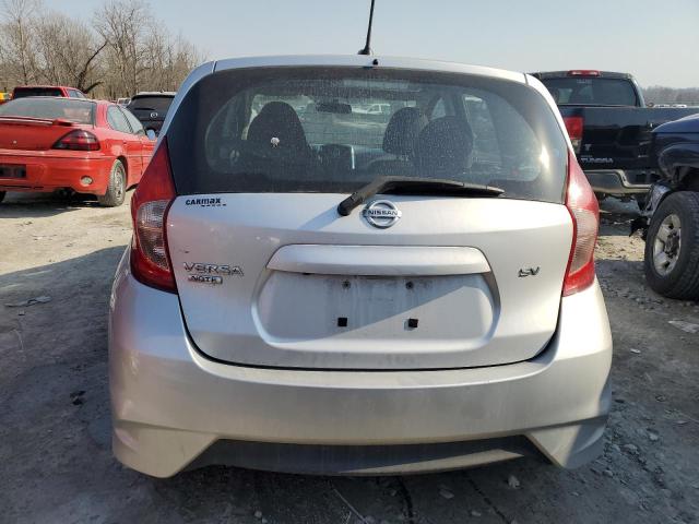  NISSAN VERSA 2017 Srebrny