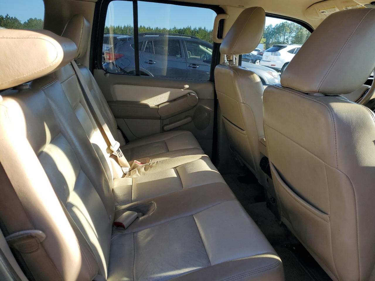 2010 Ford Explorer - Image 10