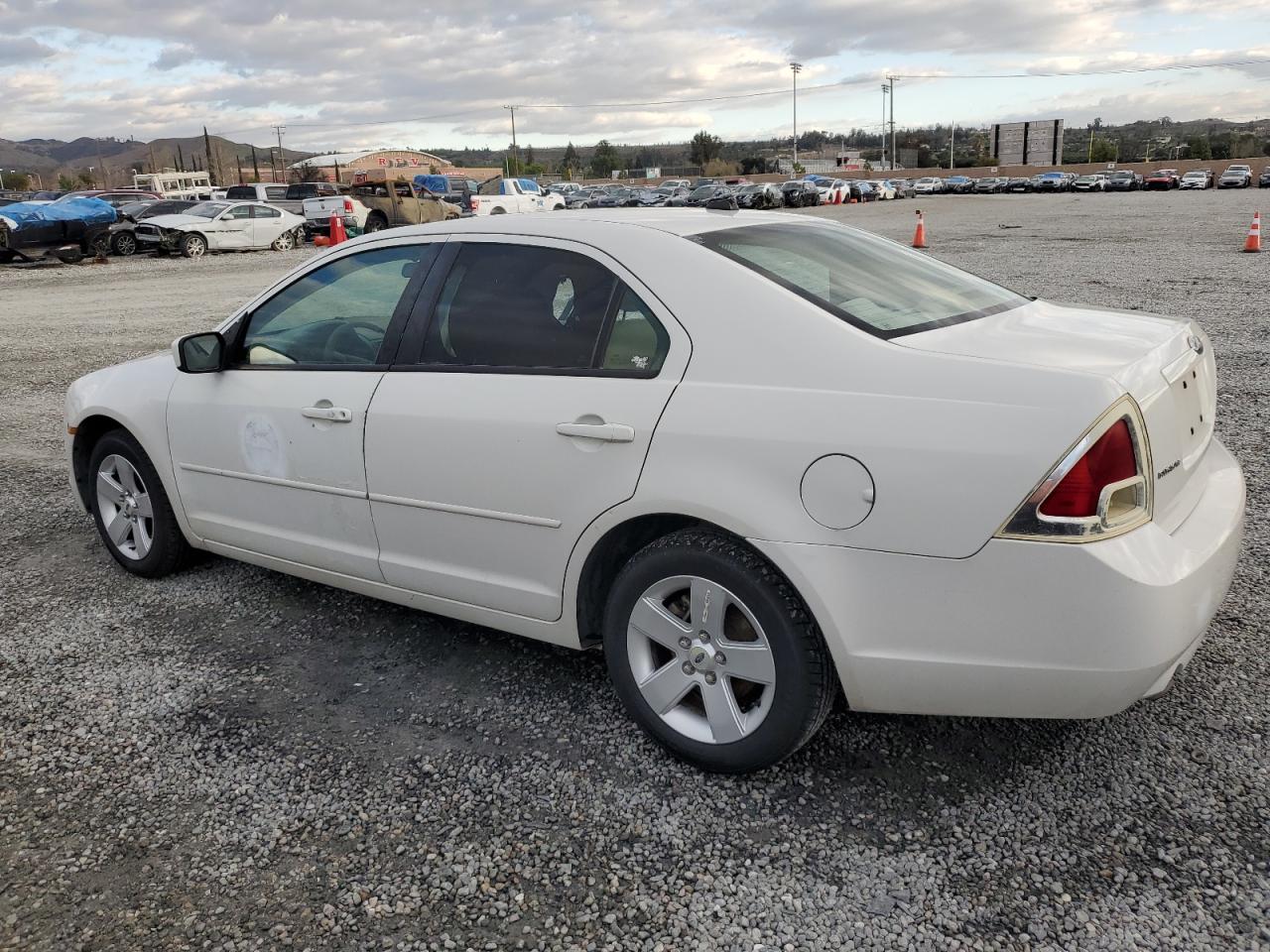 2008 Ford Fusion - Image 2