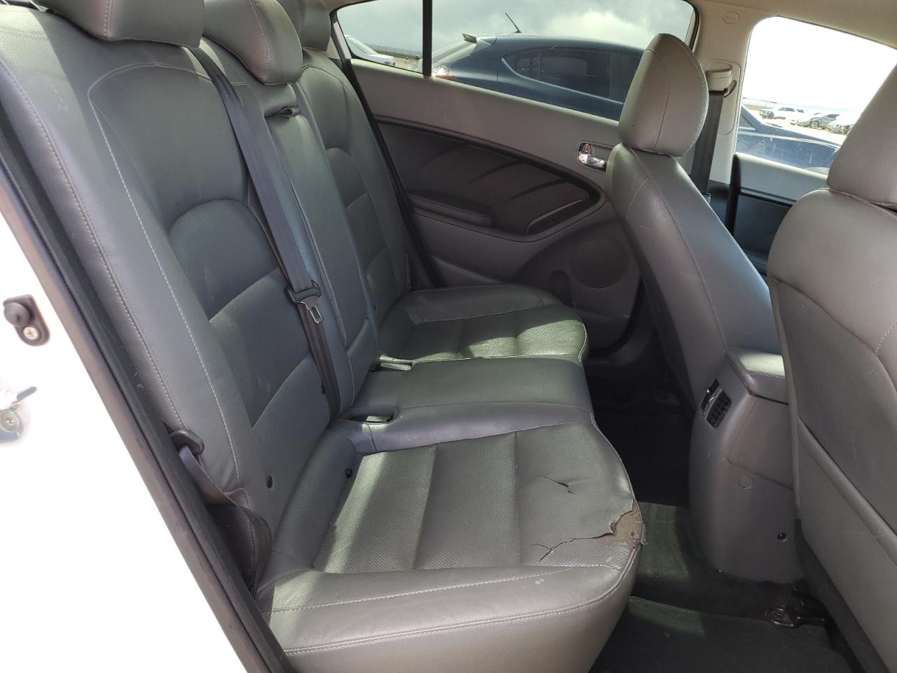 2017 Kia Forte - Image 10