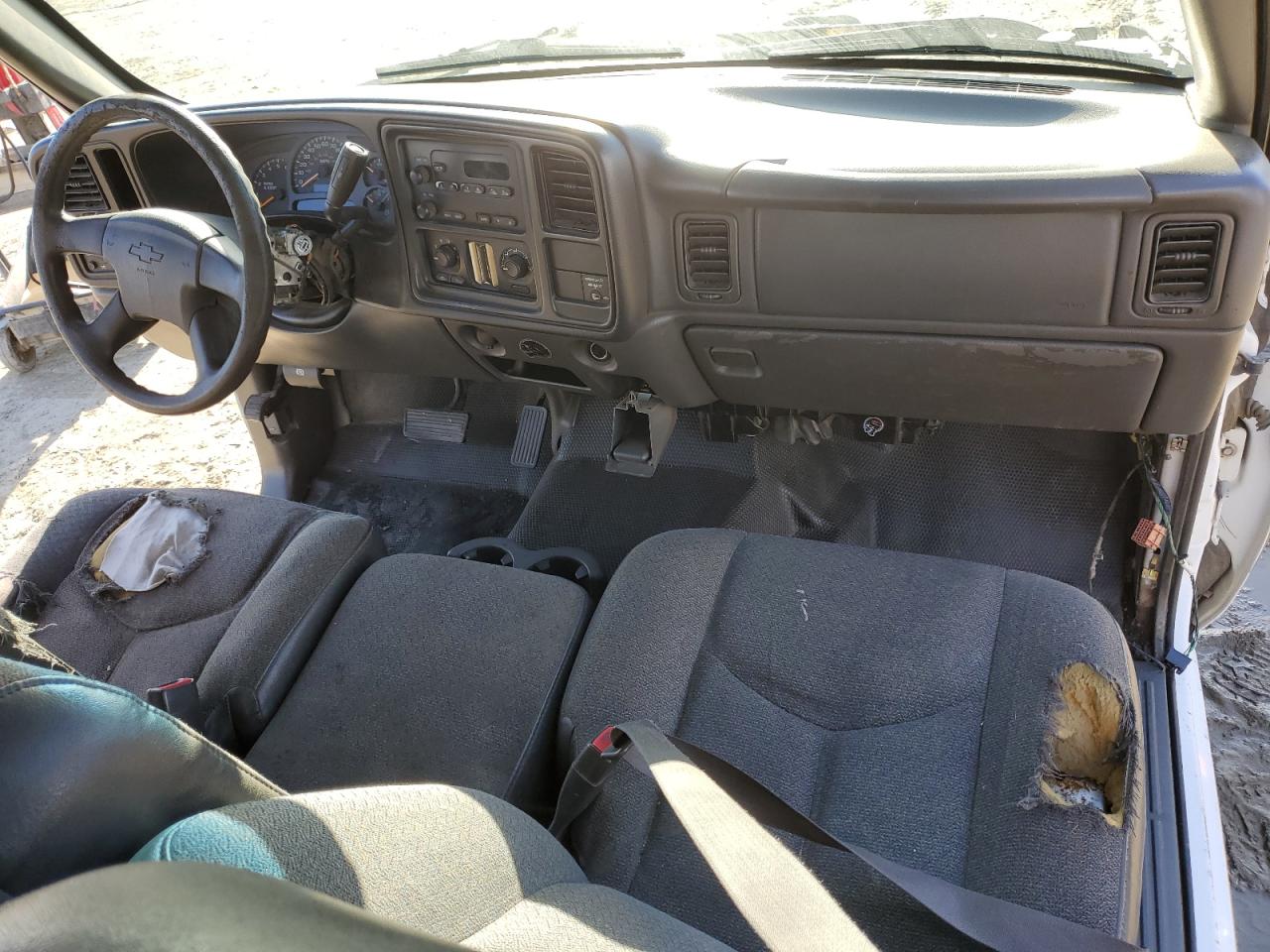 2003 Chevrolet Silverado - Image 8