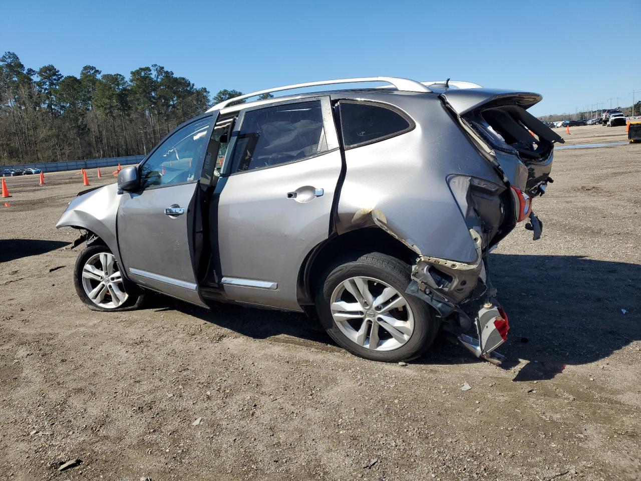 2012 Nissan Rogue - Image 2