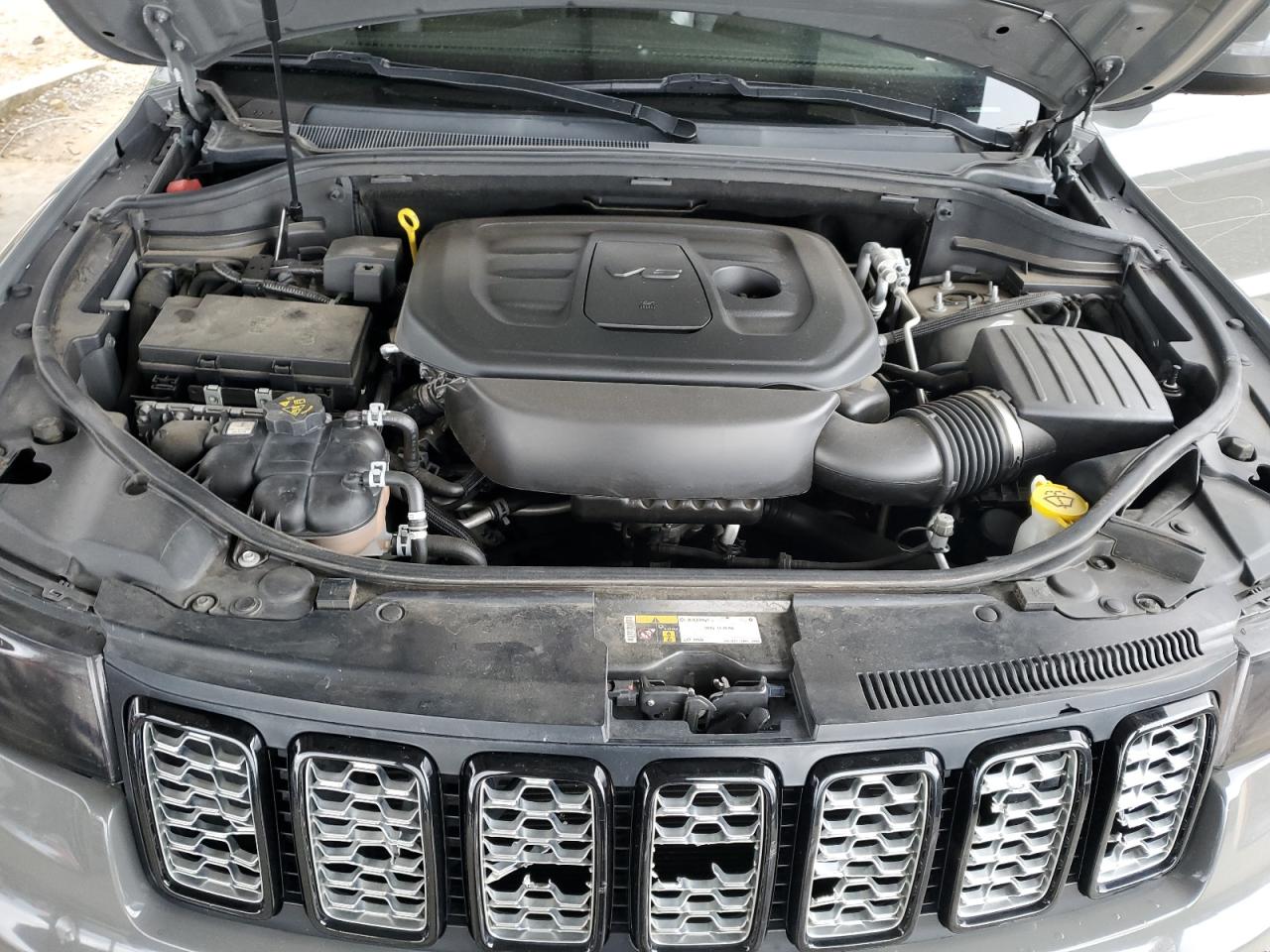 2019 Jeep Grand Cherokee - Image 11