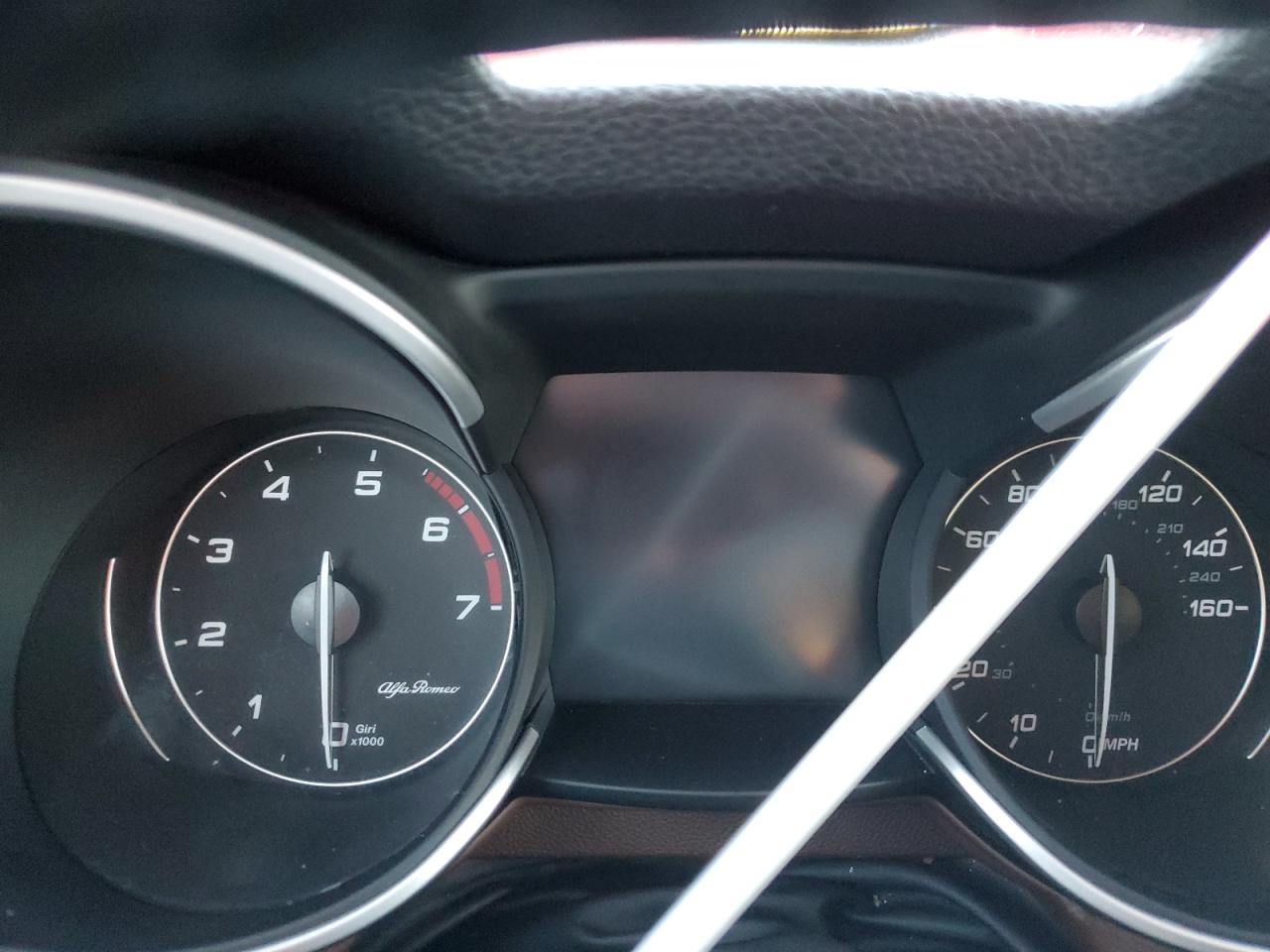 2020 Alfa Romeo Stelvio - Image 9