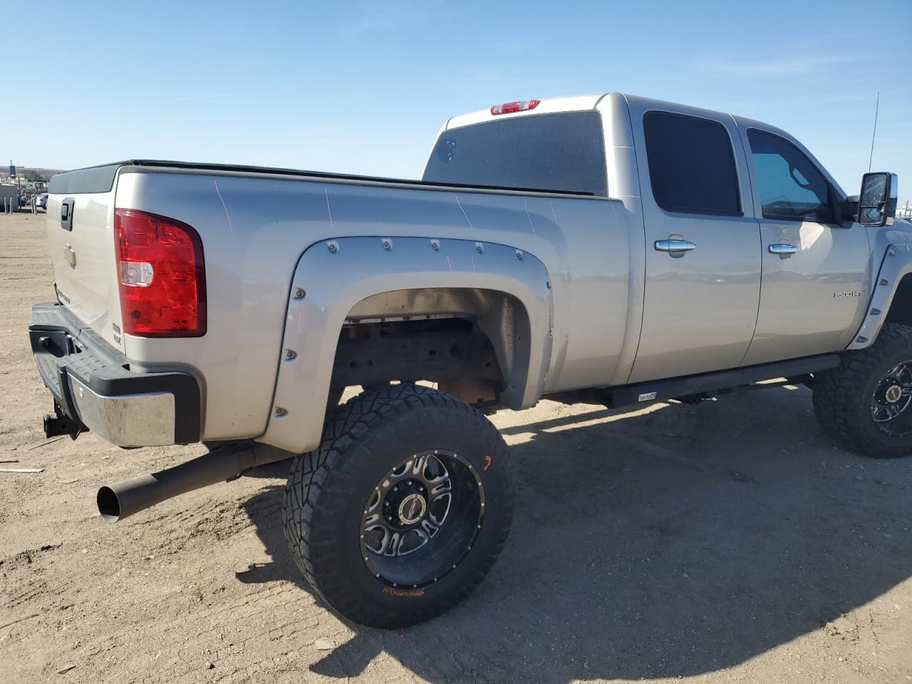 2009 Chevrolet Silverado - Image 3
