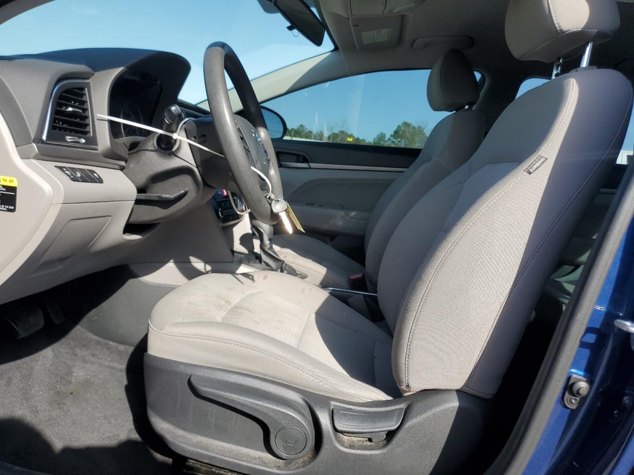 2018 Hyundai Elantra - Image 7
